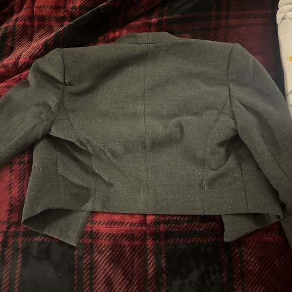 Cropped Blazer - Picture 2 of 3